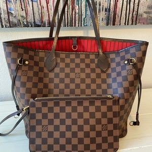 Louis Vuitton Neverfull MM with pouch